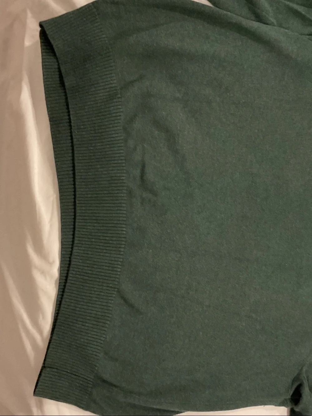 Jos. A. Bank Traveler V-Neck Sweater in Green